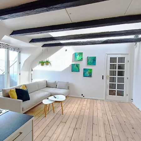 Apartment Unique On Pedestrian Street